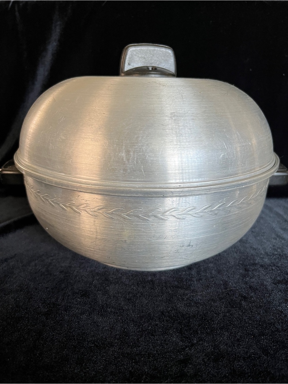 Vintage 1950's WestBend Aluminum Serving Oven Bun Warmer W/Turn Handle Vent